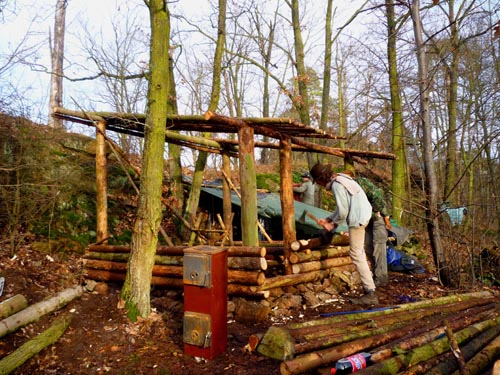 A to je on - srub po dvou dnech stavby.