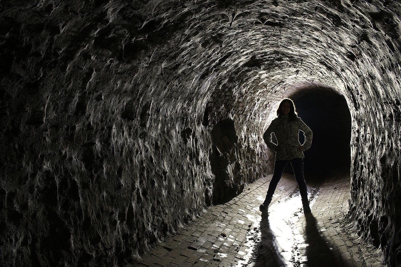 Jak už je na našich průzkumech zvykem, čeká zde na nás odvážná školačka.