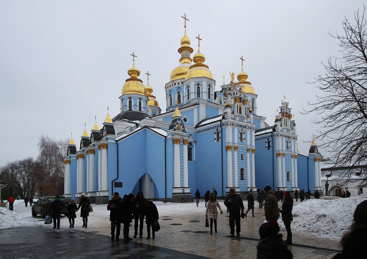 Michajlivský sabor je hlavním kyjevským chrámem. Není ale moc velký ani architektonicky zajímavý.