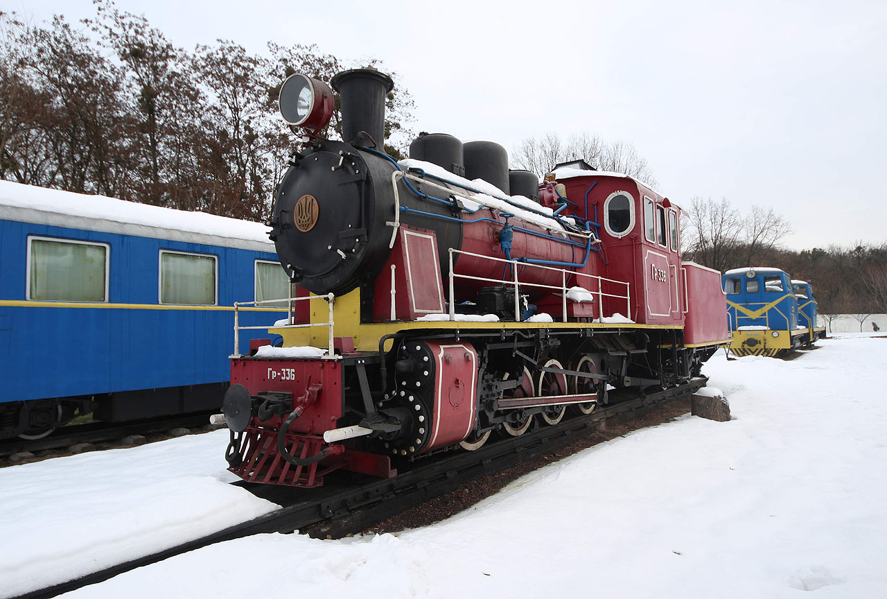 Původní rudé hvězdy musely být po majdanském převratu ze všech lokomotiv odstraněny a nahrazeny ukrajinským znakem.