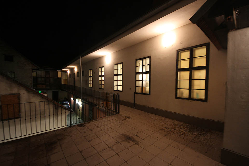 Díky své jemně dávkované zapadlosti a zanedbanosti patří naše Pavlač suverénně mezi nejstínadelštější zákoutí v Brně. V lednu a únoru se práce rozjely naplno.