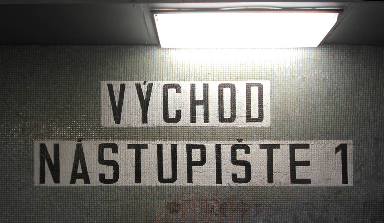 Ostatní popisky jsou však pro nás Čechy pořád ještě dostatečně srozumitelné.