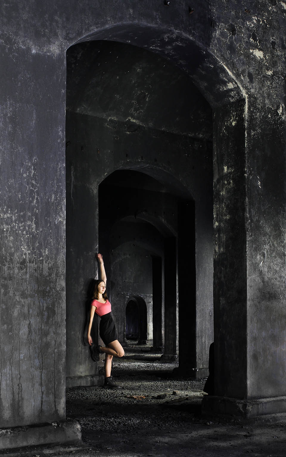 Ale začněme od začátku. Víkendy, kdy přijede do Brna kamarádka Doubi, bývají neobvykle dlouhé. Překypuje totiž aktivitou a chutí k průzkumům, mezi kterými nepotřebuje spát ani v noci. V sobotu 16. února jsme tak do pozdního večera fotili v opuštěné ledárně…