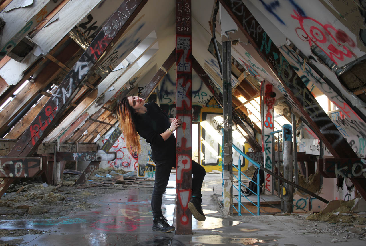 Přišel čas i na tanec u <s>tyče</s> podkrovního trámu.