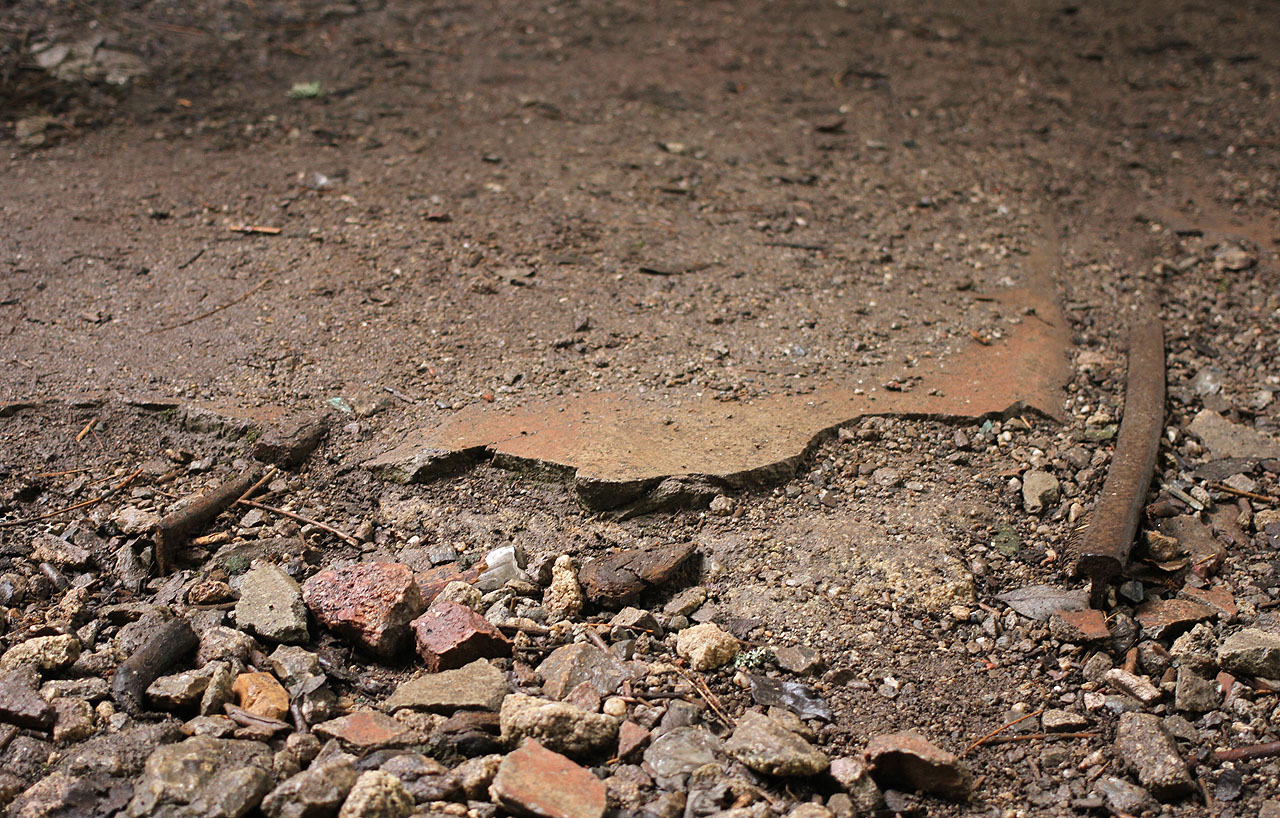 A samozřejmě také zde zbytky 600 mm úzkokolejky.