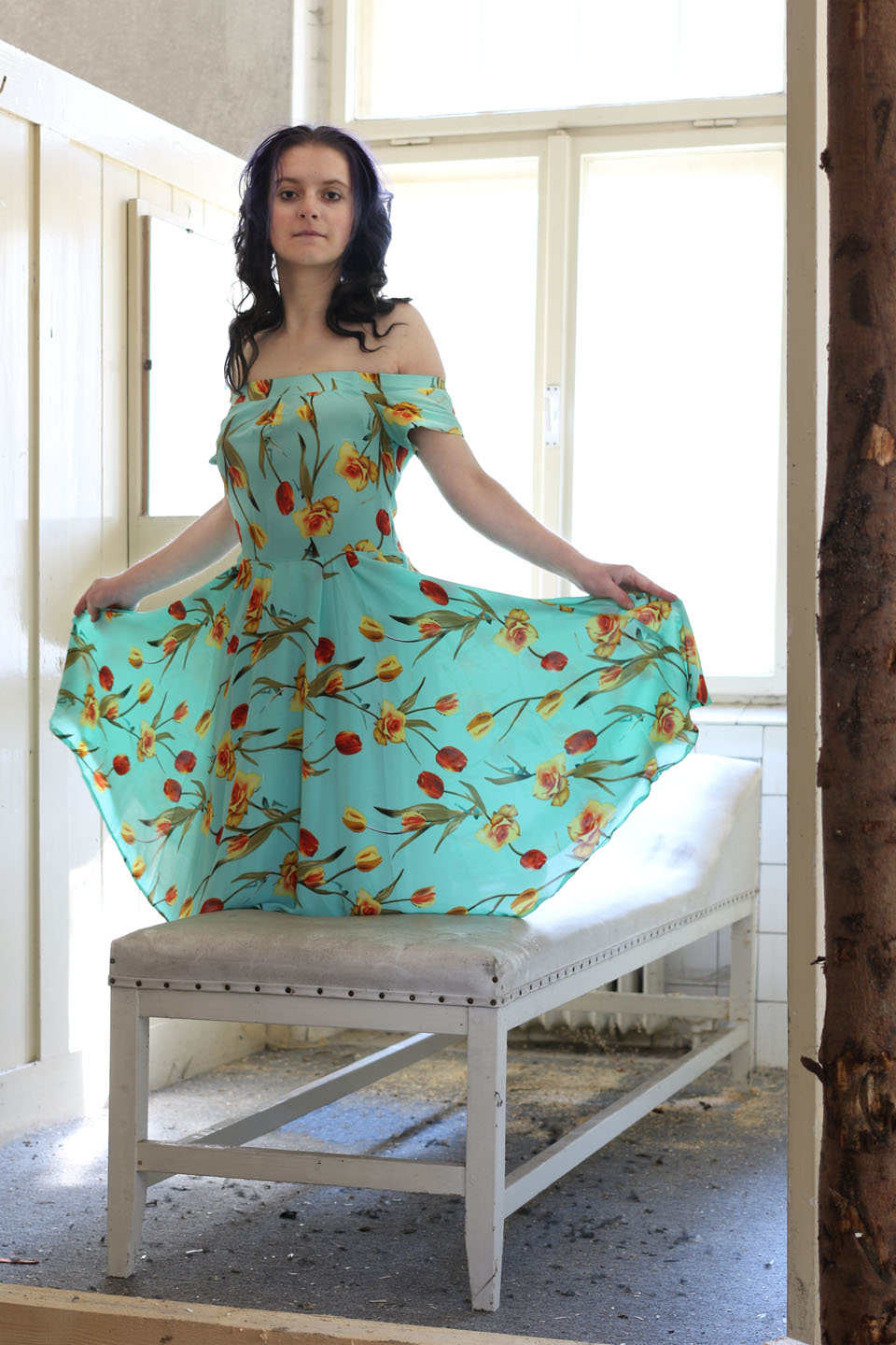 Třeba do jarních zelenkavých šatů s tulipány.