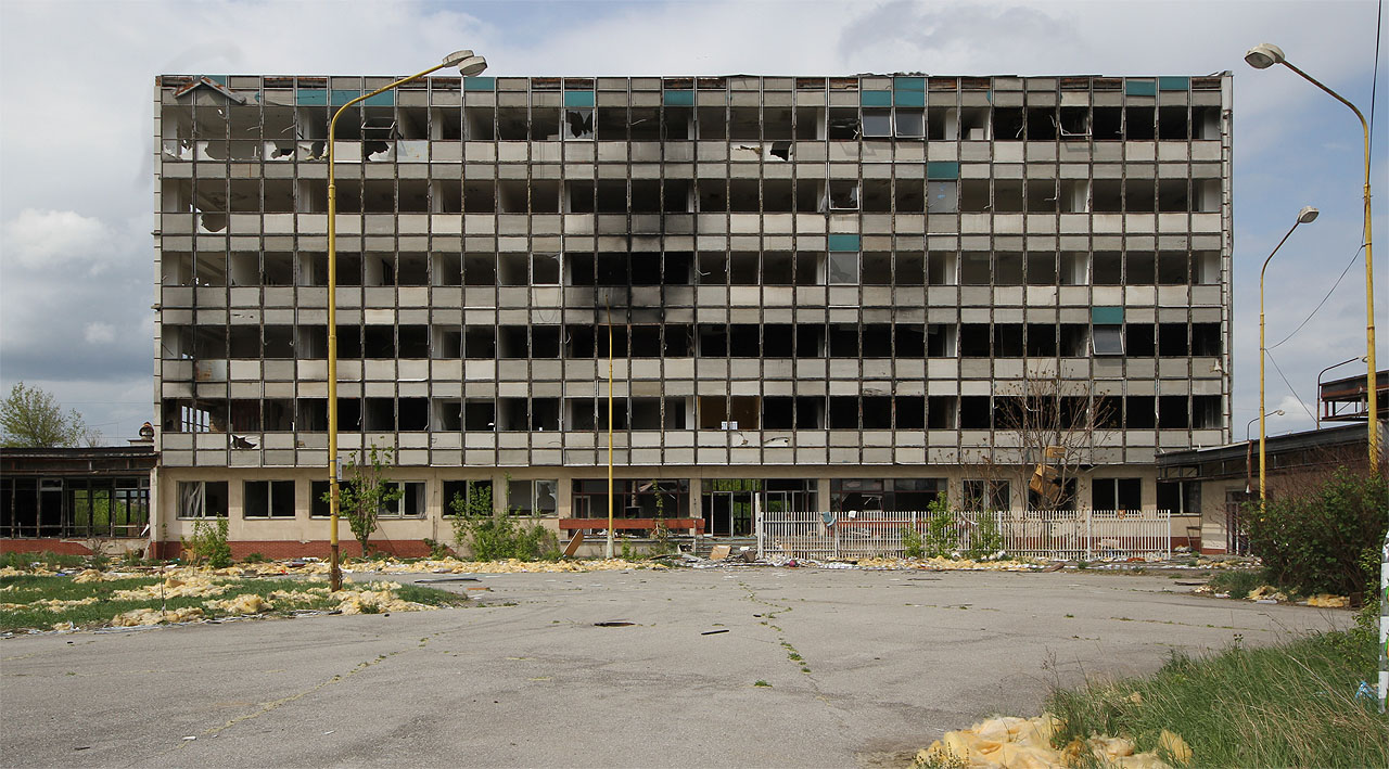 A na závěr jedna urbexová lahůdka z Košic - socialistický <a href="/tema/Mlýn Nad jazerom v Košicích">mlýn Nad jazerom</a>