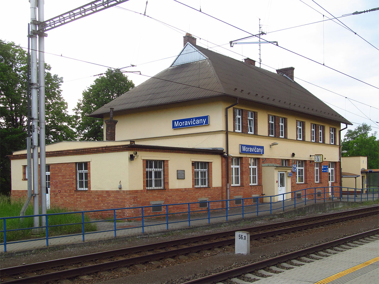 Dolní kemp Tydry se nachází v těsném sousedství <a href="/Tema/Moravičany (žst)">nádraží v Moravičanech</a>, takže návrat do <a href="/Tema/Lukavice (žst)">Lukavice</a> vlakem byl naprosto jednoduchý.