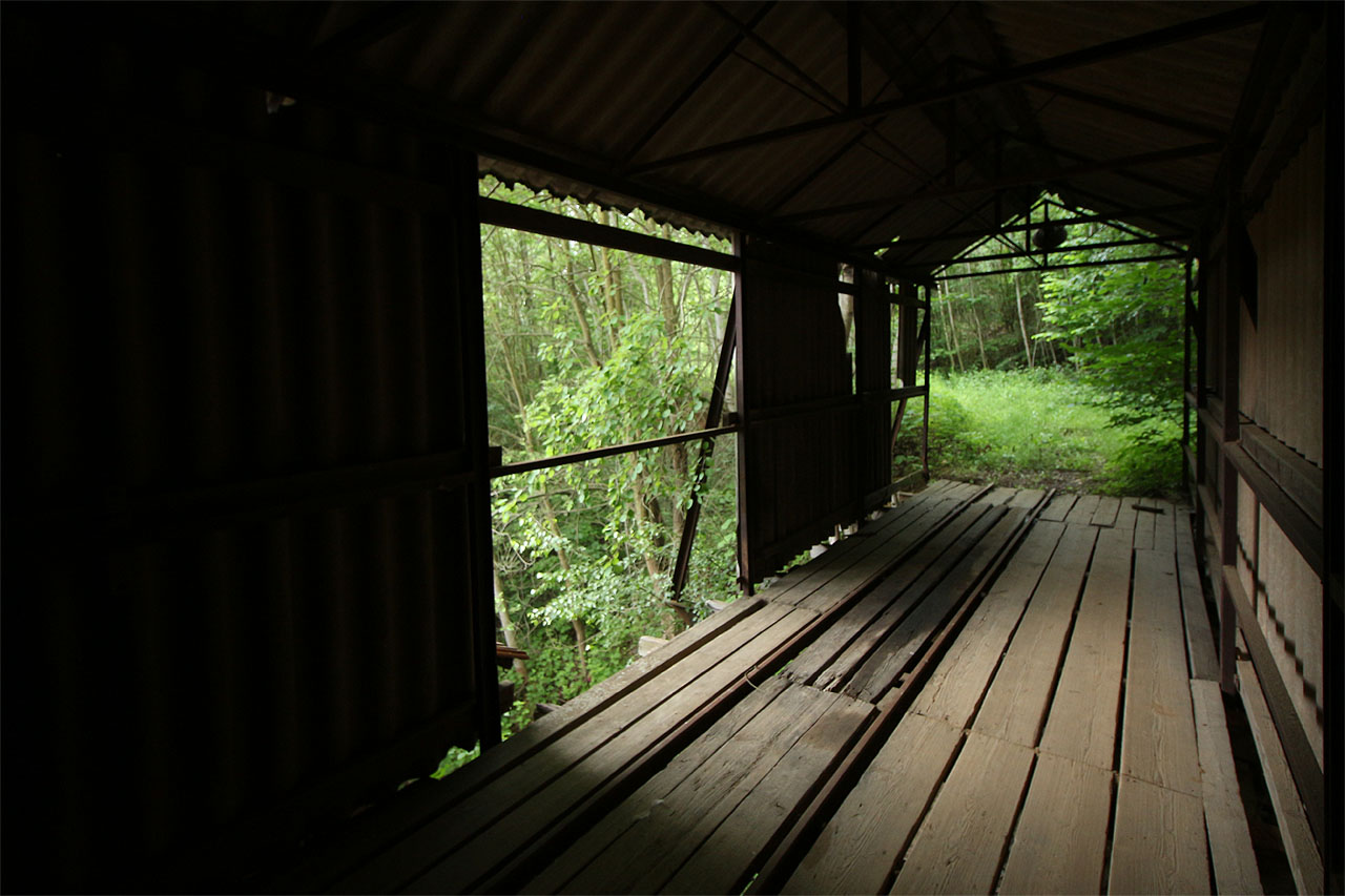 Dnes už z kolejiště zbývají jen fragmenty.