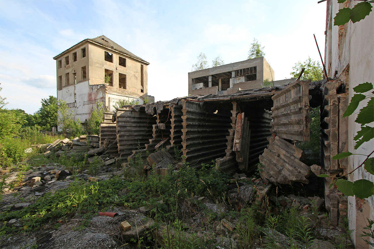 Zhruba někde tady jsem od Drobka před léty dostal první pusu.