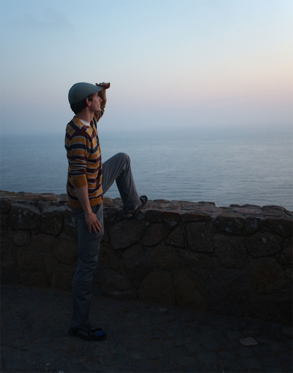 …a hleděl kam jinam než na západ. Zhruba 5555 km odsud na západ se nachází město Lewes, vzdálenější předměstí Washingtonu s necelými 3000 obyvateli.