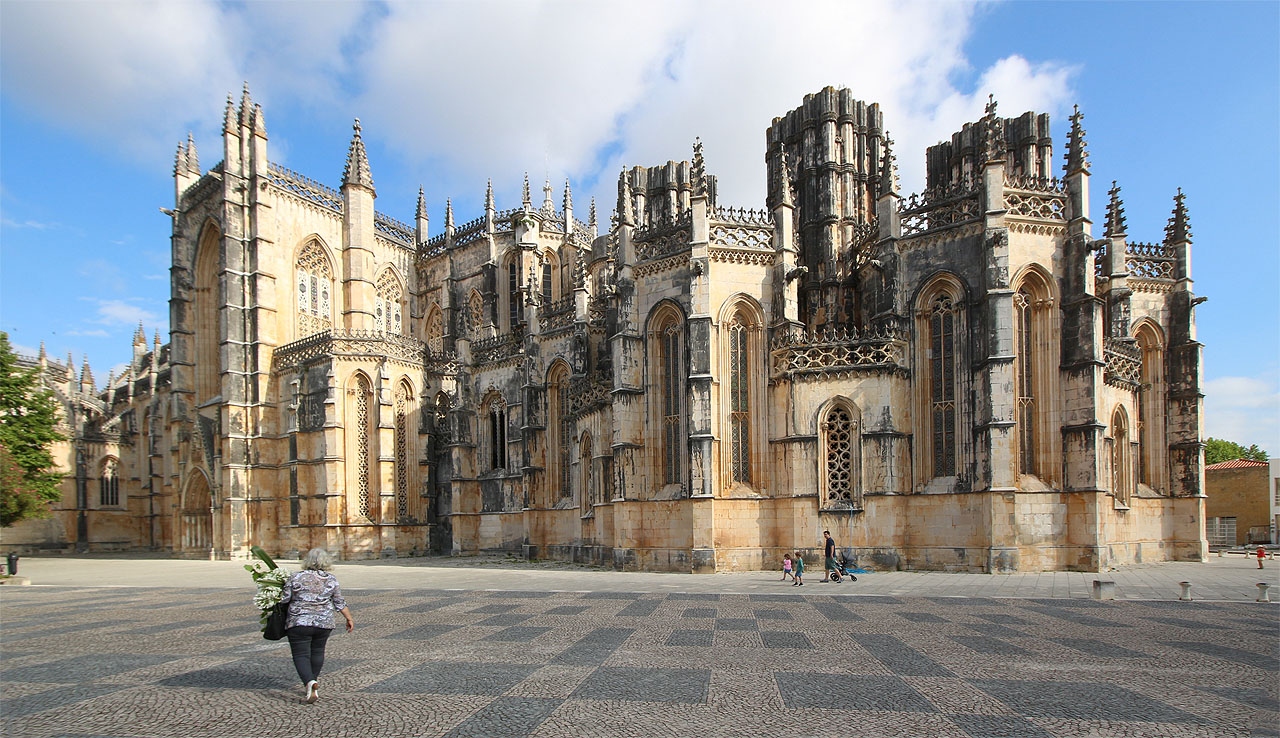 Stavba kostela panny Marie Vítězné v Batalze se sice táhla přes sto let (1386 až 1517), nikdy se však nedostala ani do poloviny požadovaného stavu.