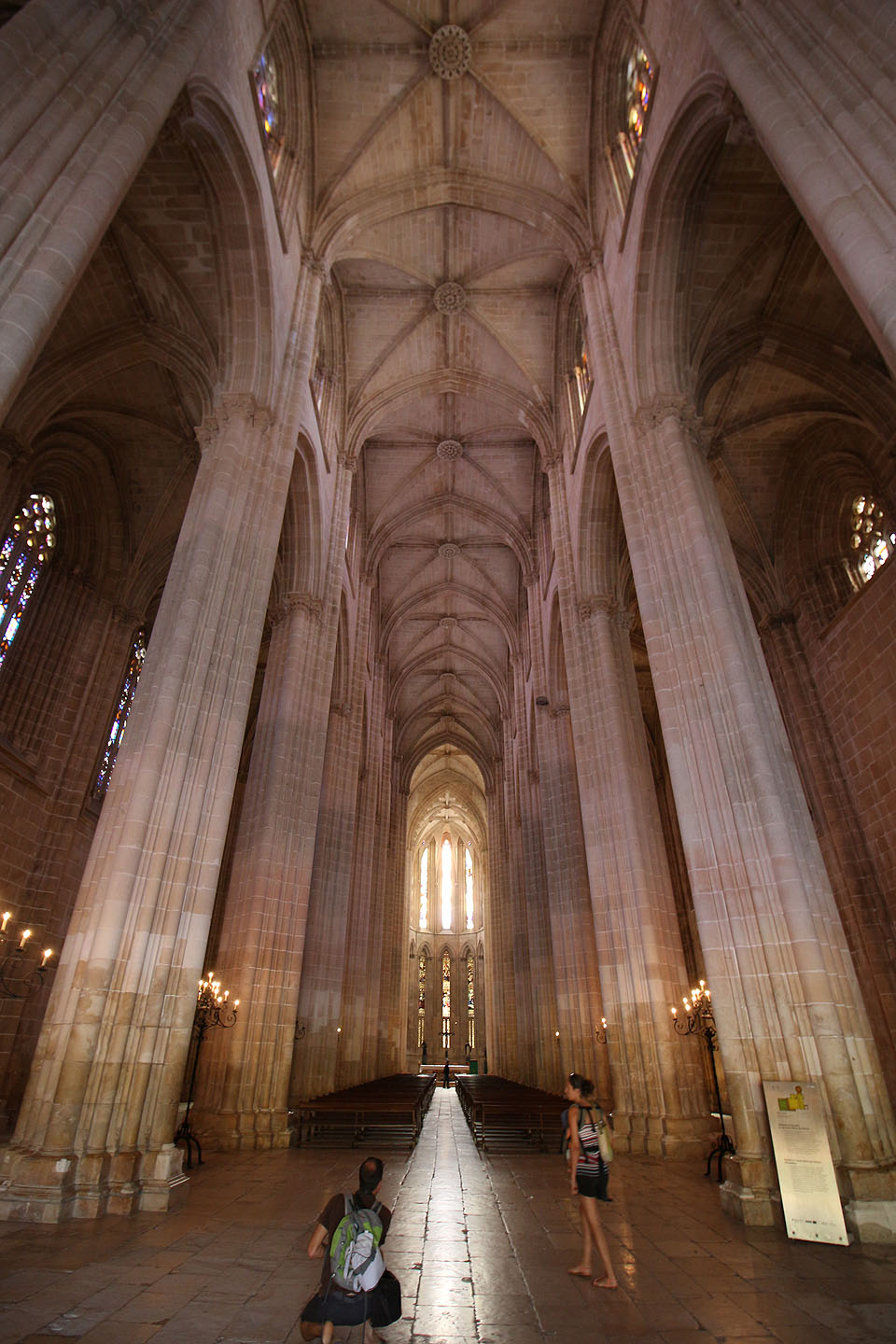 Gotická architektura člověka prostě musí donutit k zamyšlení a úctě.