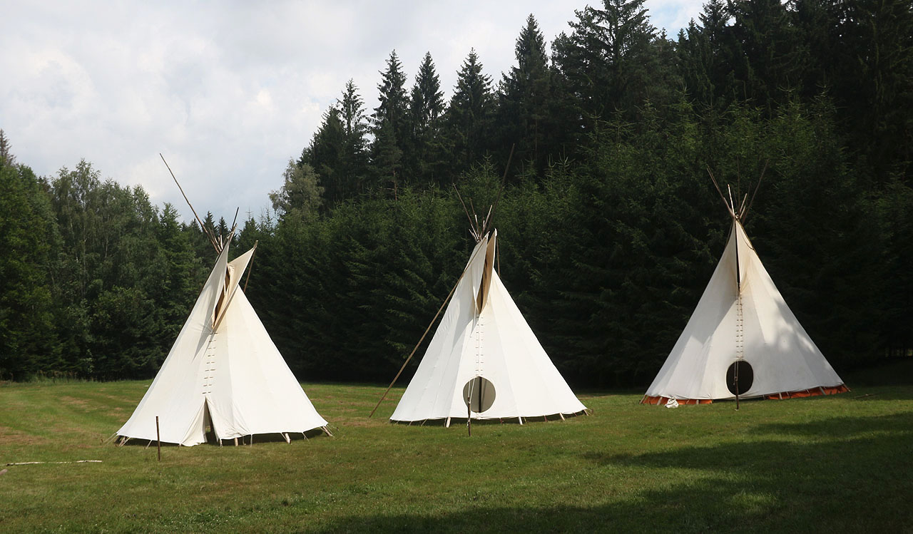Pravděpodobně poslední stavěčka tábora mezi Brzkovem a Hrbovem se rozběhla ve druhém červencovém týdnu roku 2019.