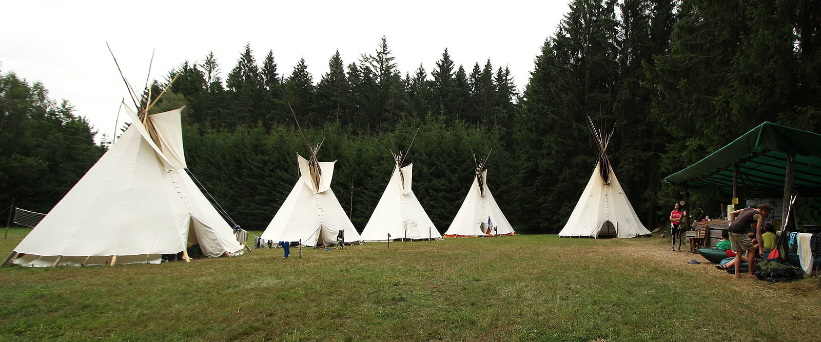 Panoramatický snímek tábora Kašgar.