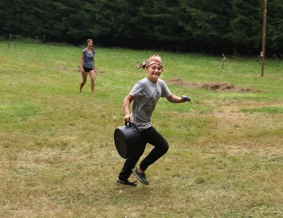 Míša utíká snad před Doubravkou?