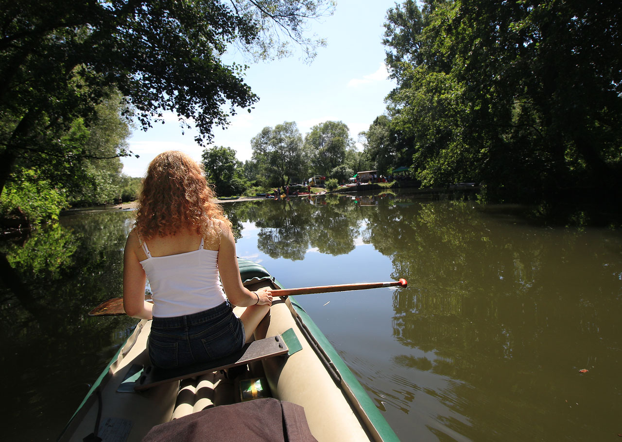 Připlouváme ke kempu v Lukavici, který pro půjčovnu Tydra provozují kamarádi ze Šumperka.