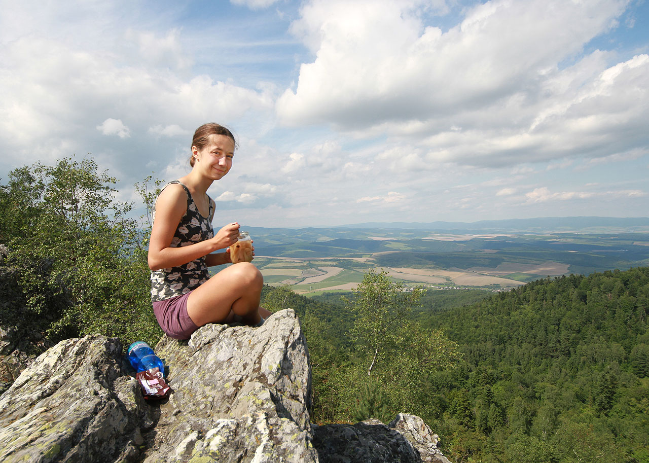 A Doubi nabízí hruškový kompot.