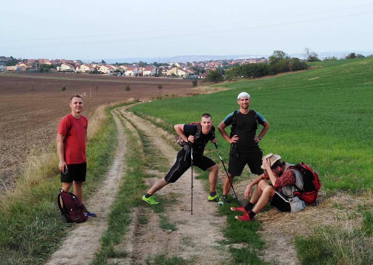 Od <a href="/Tema/Moravany (ORP Šlapanice)">Moravan</a> jsme poprvé spatřili v dáli <a href="/Tema/Brno">Brno</a>.