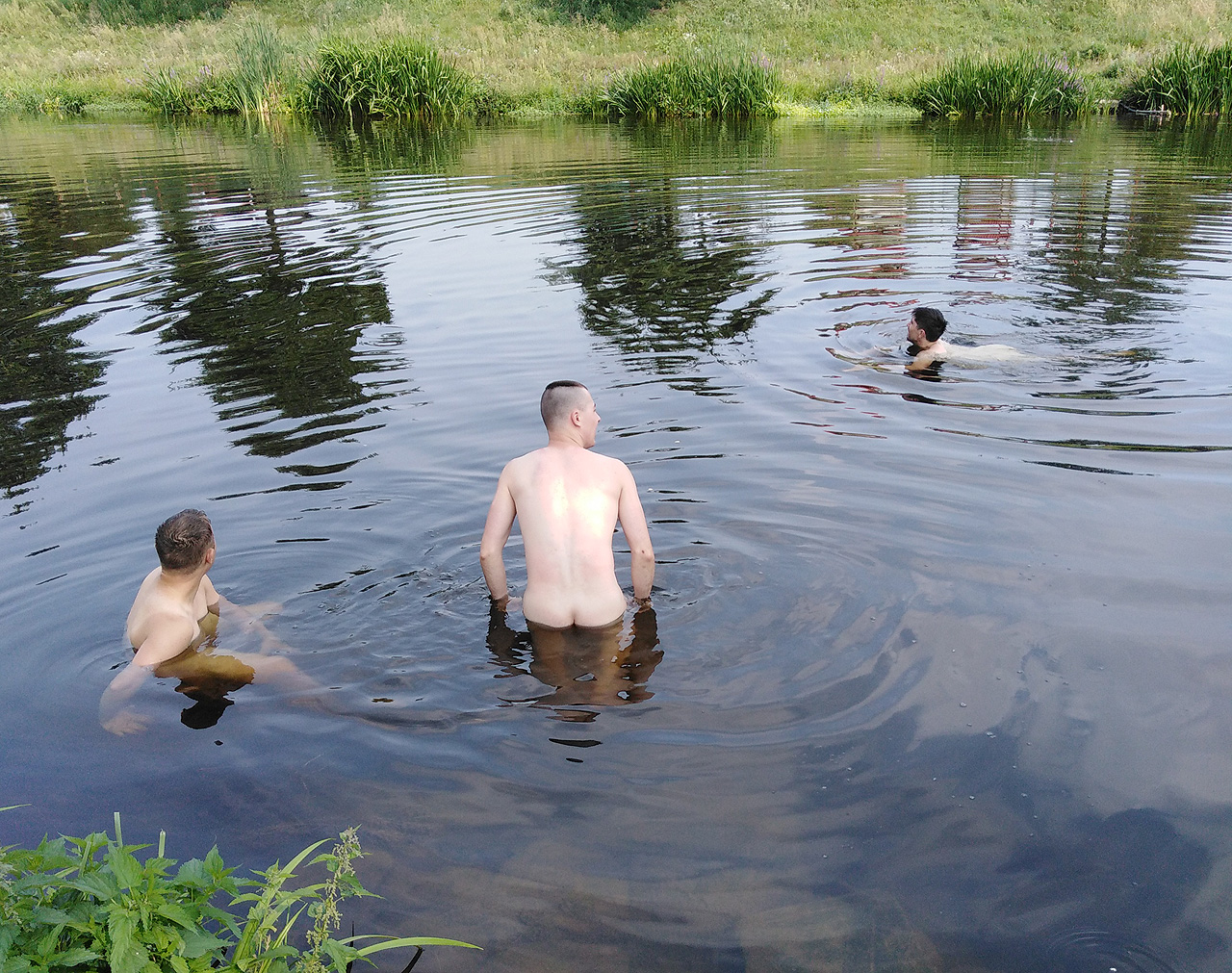 Příhodnější koupel nabízí slovutná Jihlavka na samém okraji <a href="/Tema/Ivančice">Ivančic</a>. Pět minut ve svěží vodě výrazně dopomohlo k pookřání znavených údů.