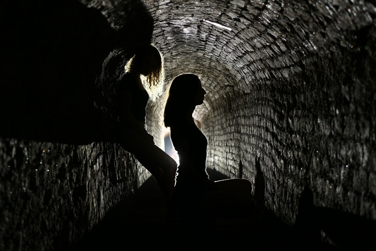 Doubí a Barča přijely už v pátek večer. Vzal jsem je proto do podzemního Brna, třeba do <a href="/Tema/Vodovodní systém pod augustiniánským klášterem">štoly na Moravském náměstí</a>.