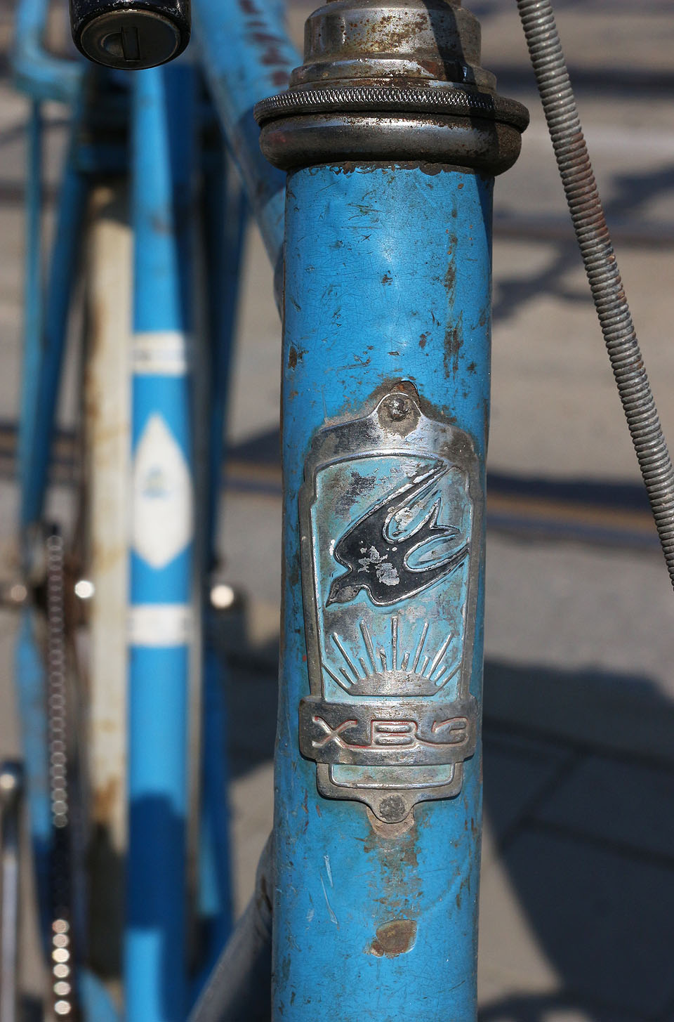 Kde se vzal, tu se vzal, objevil se mezi námi na jiném historickém vozidle kamarád ¥.