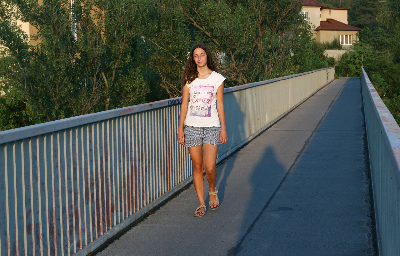 Spravit si náladu jsme proto těsně před západem slunce vyrazili na proslulou lávku nad <a href="/Tema/Brno-Maloměřice (žst)">maloměřickým seřaďovacím nádražím</a>.