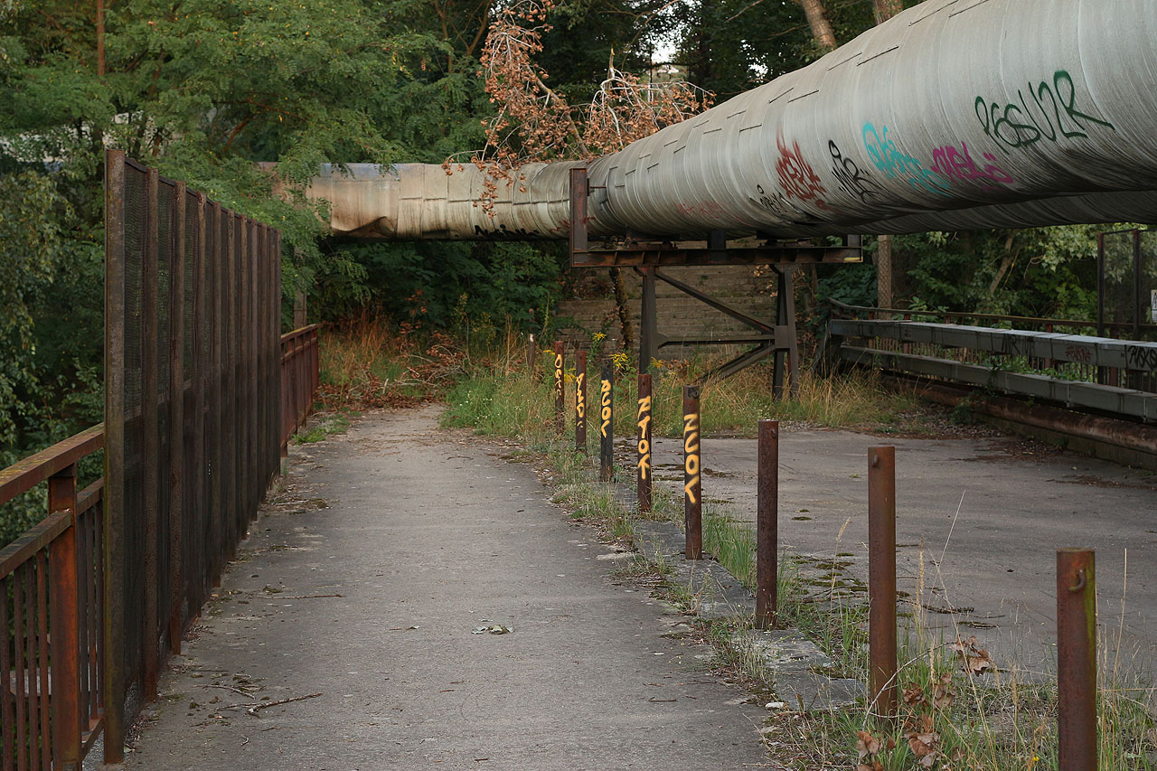 Kdysi tudy vedla dokonce turistická značka. Dnes se z nadchodu stal kousek Druhého Brna.
