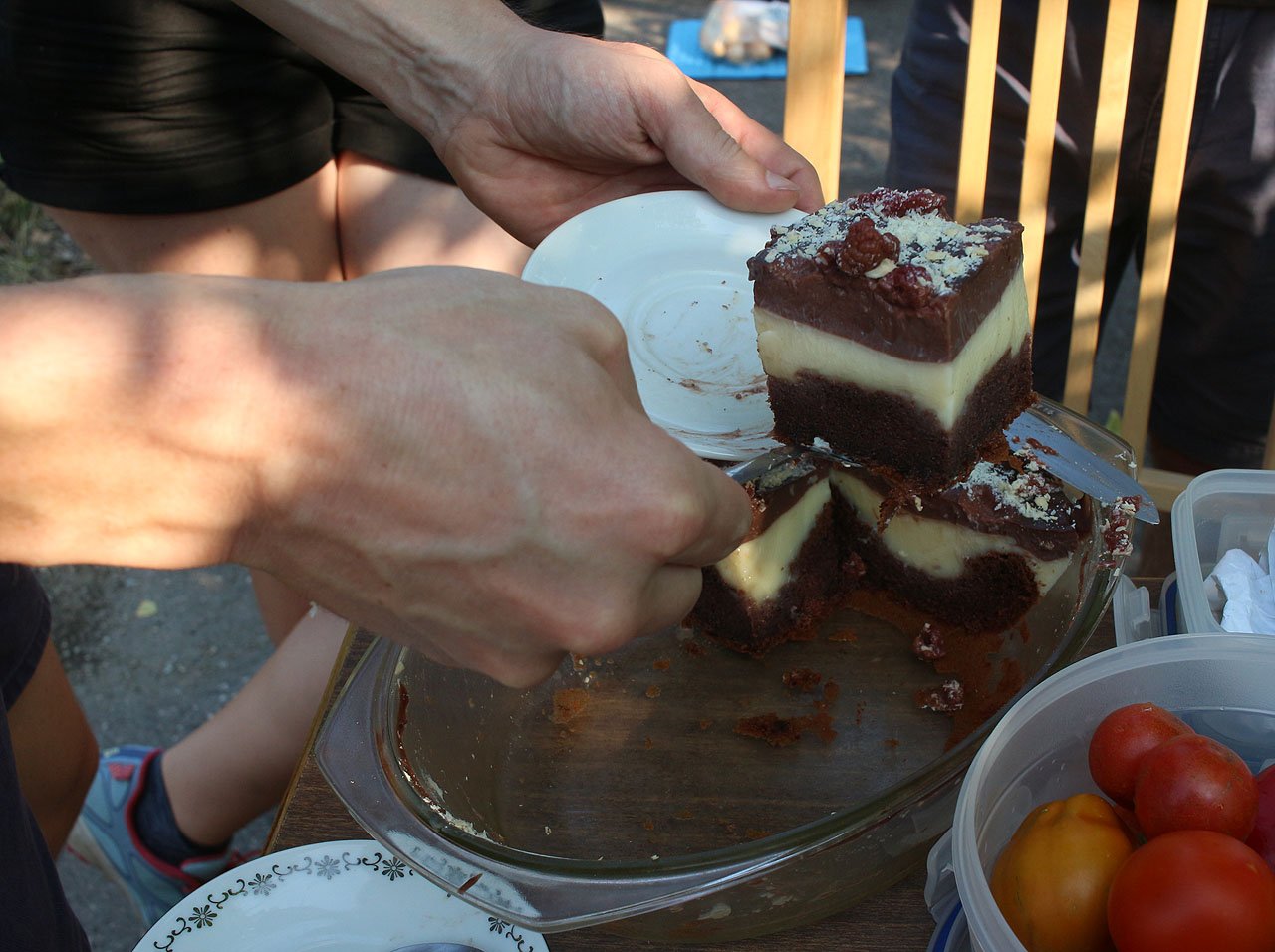 Prim ale stejně hrála maškrta s malinami od Barči a Doubravky.
