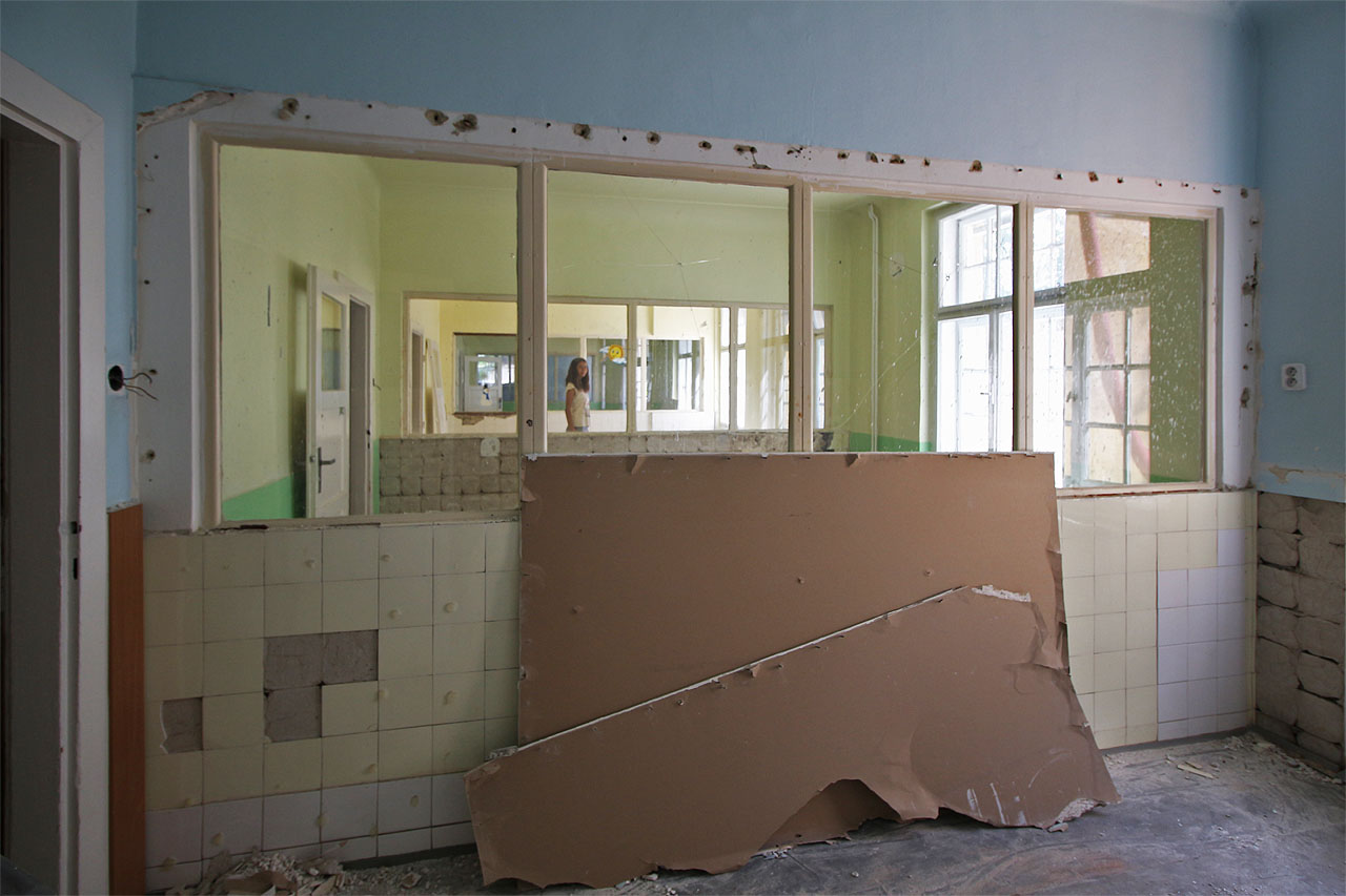 O patro níž nacházíme pokoje pro kojence. Nezaopatřené děti tu trávily první měsíce svého života.