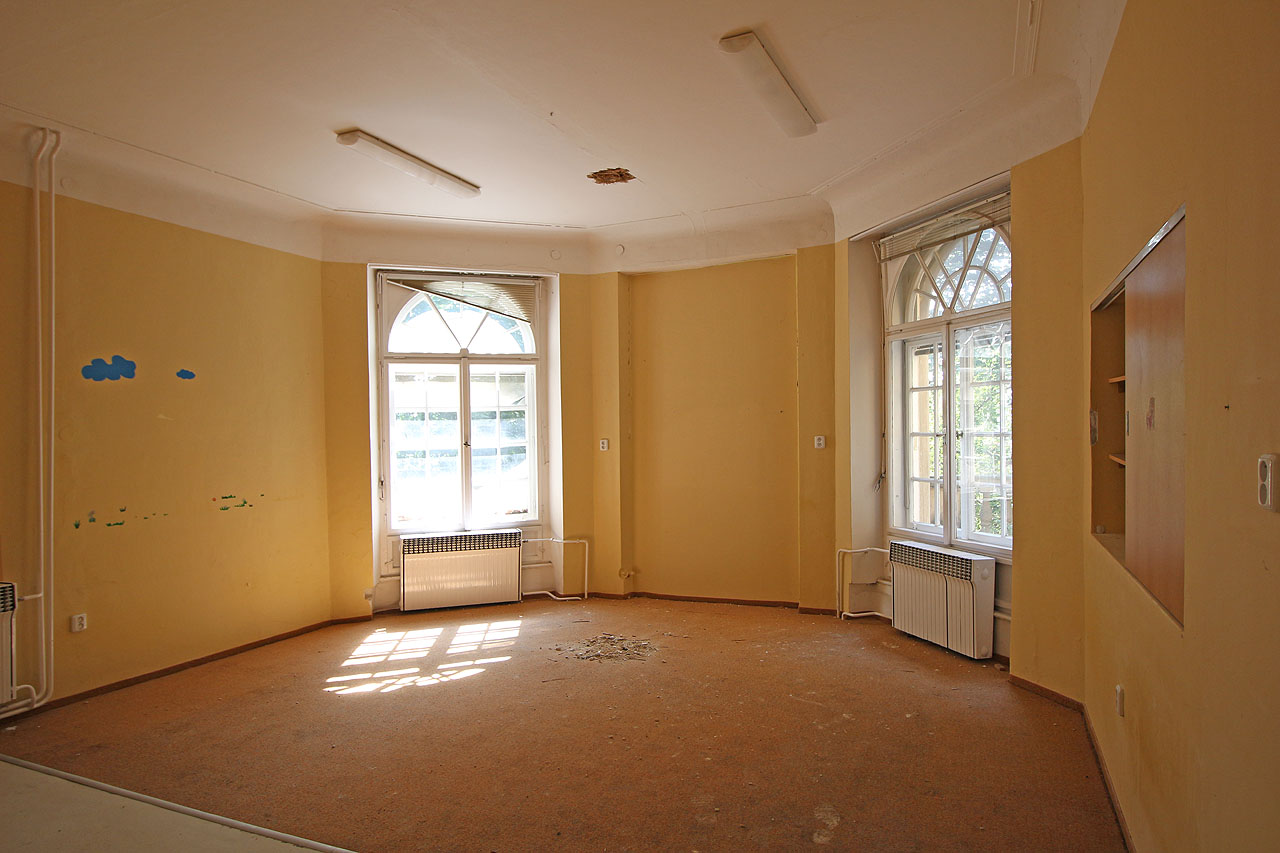 Jeden z nespočtu výklenků a zákoutí ve vile.