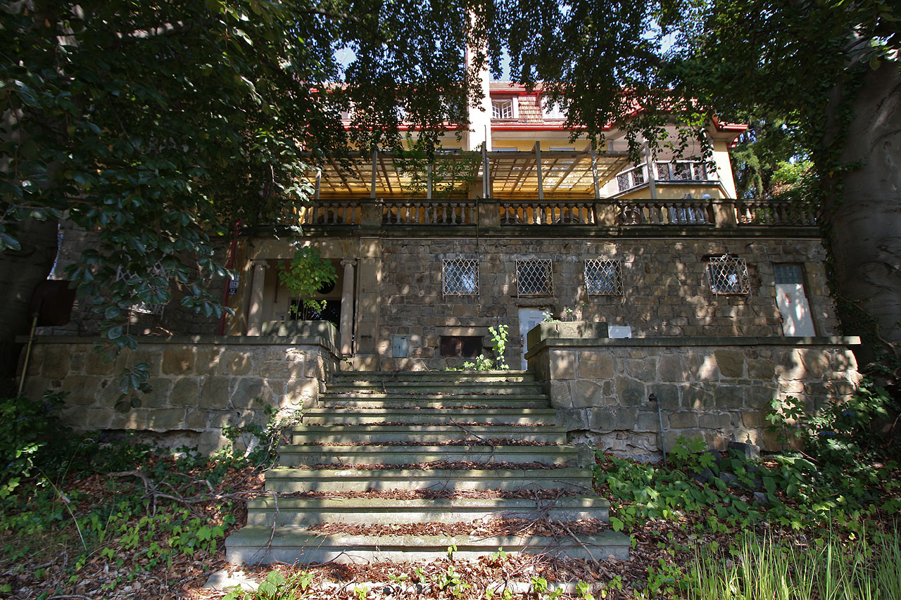 Loučíme se s vilou a jdeme se ještě podívat na její menší sestru.