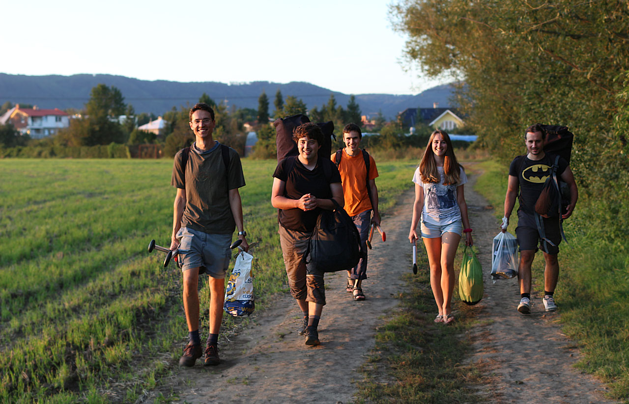 Bylo nás šest. První podzimní podzemní středa a úsměvy na tvářích. Mám vás rád.