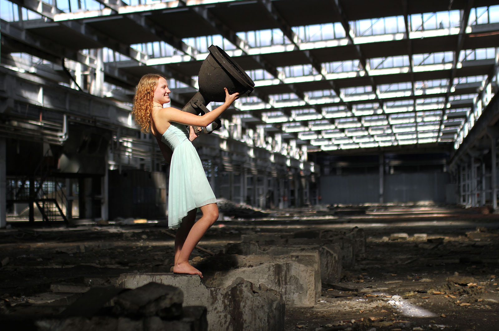 Kdo je těžší? Barča nebo přeužívaný reflektor?