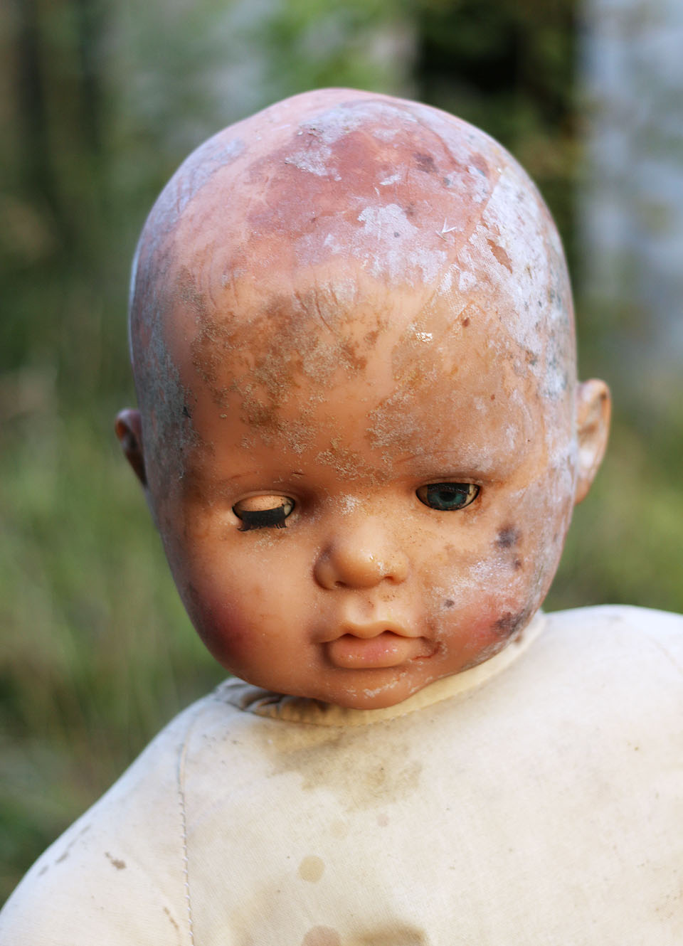 Nechtěné dítě z plastu získalo útočiště v budově č. 36.