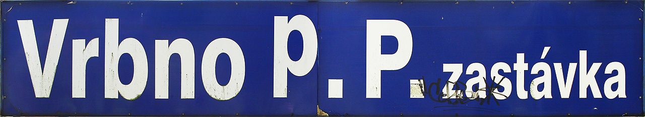 <a href="/Tema/Vrbno pod Pradědem zastávka (žzast)">Vrbno pod Pradědem zastávka</a>, drobná železniční oáza uprostřed ničeho.