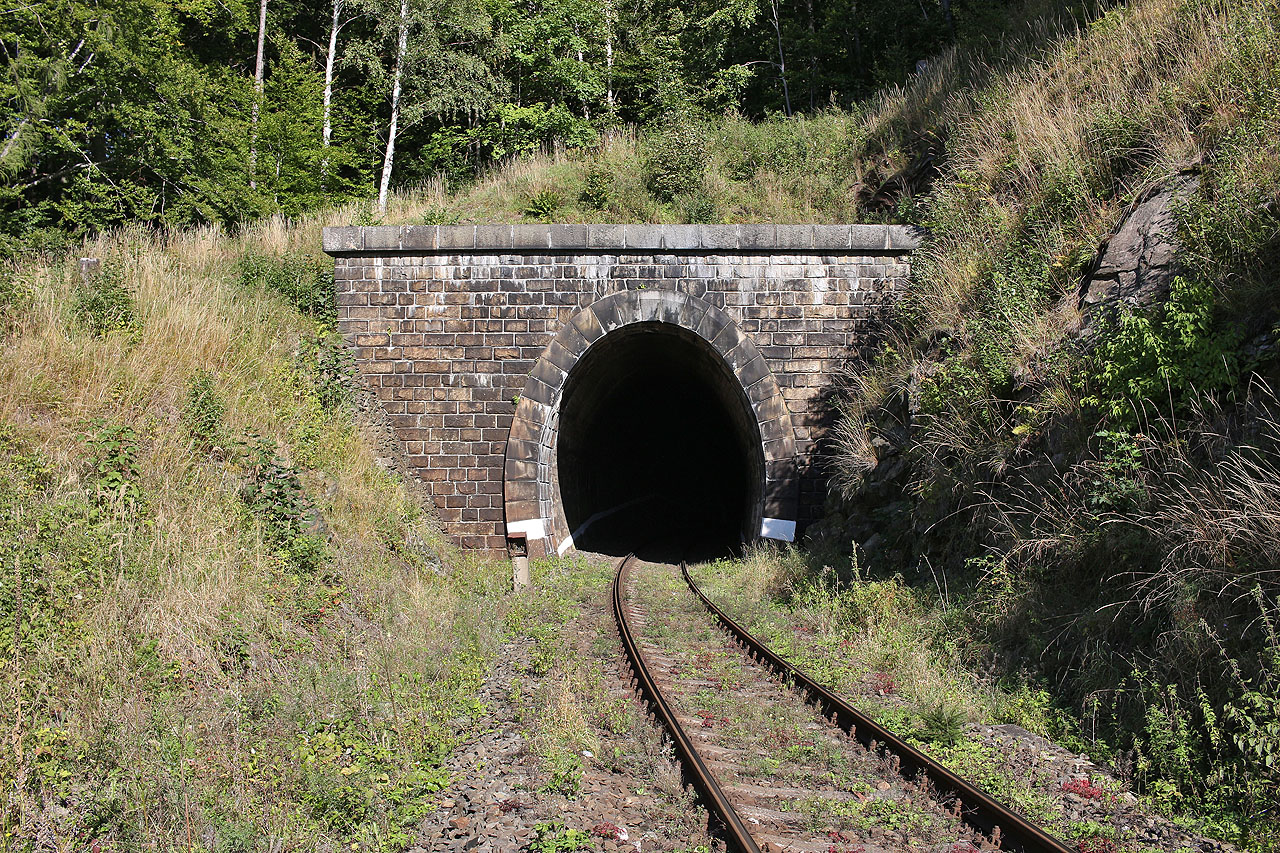 <a href="/Tema/Milotický tunel">Milotický tunel</a> je na Krnovsku solitérem.