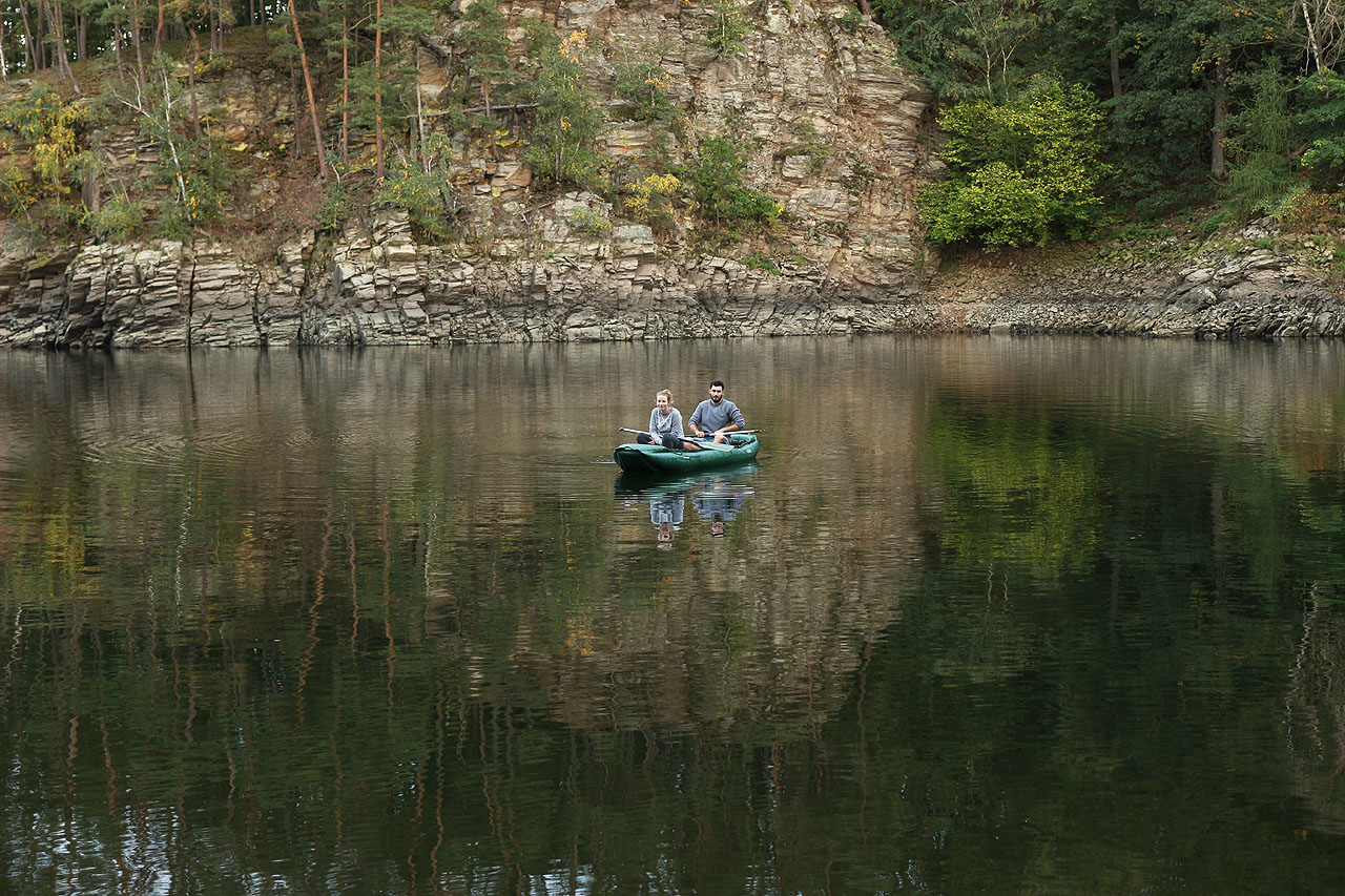 Přijíždějí studenti lékařství v šestém ročníku: Romain s Dančou.