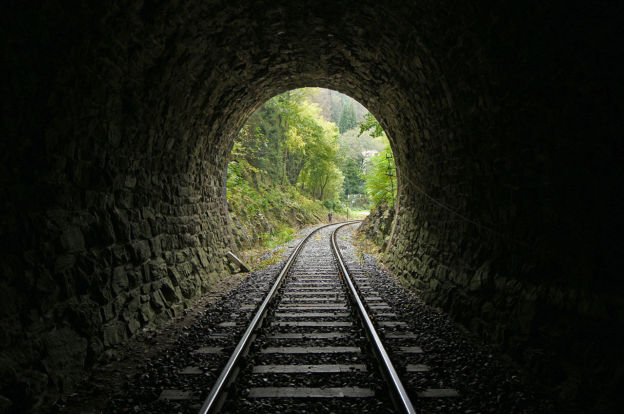 Navzdory dobrým radám z komiksu Rychlé šípy jsme jím prošli skrz.