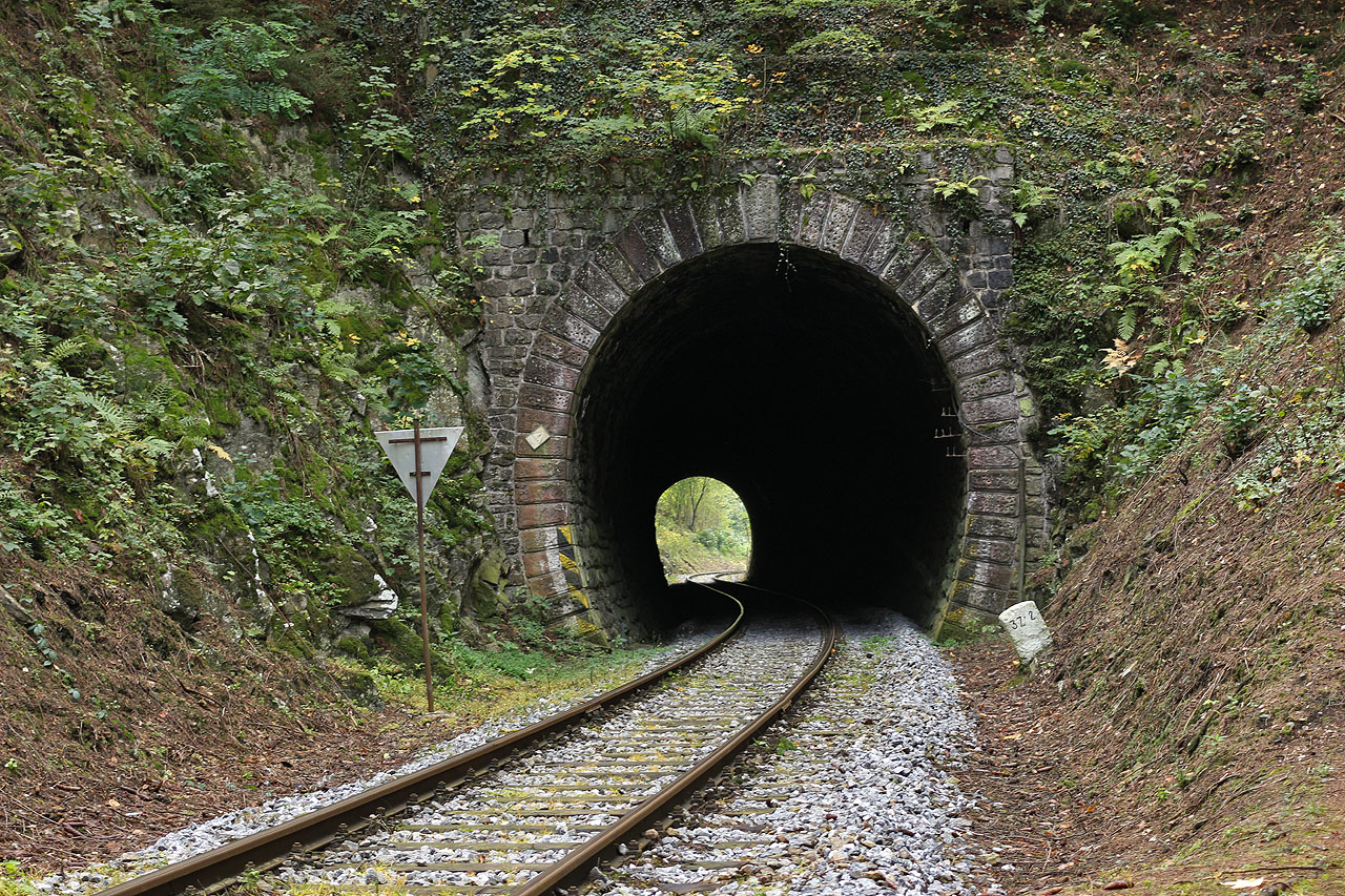 Z tunelu jde trošku strach.