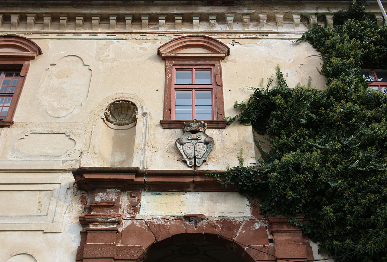 Zámek v Ratajích patří Ratajím. A ty jsou městys. Ideál.