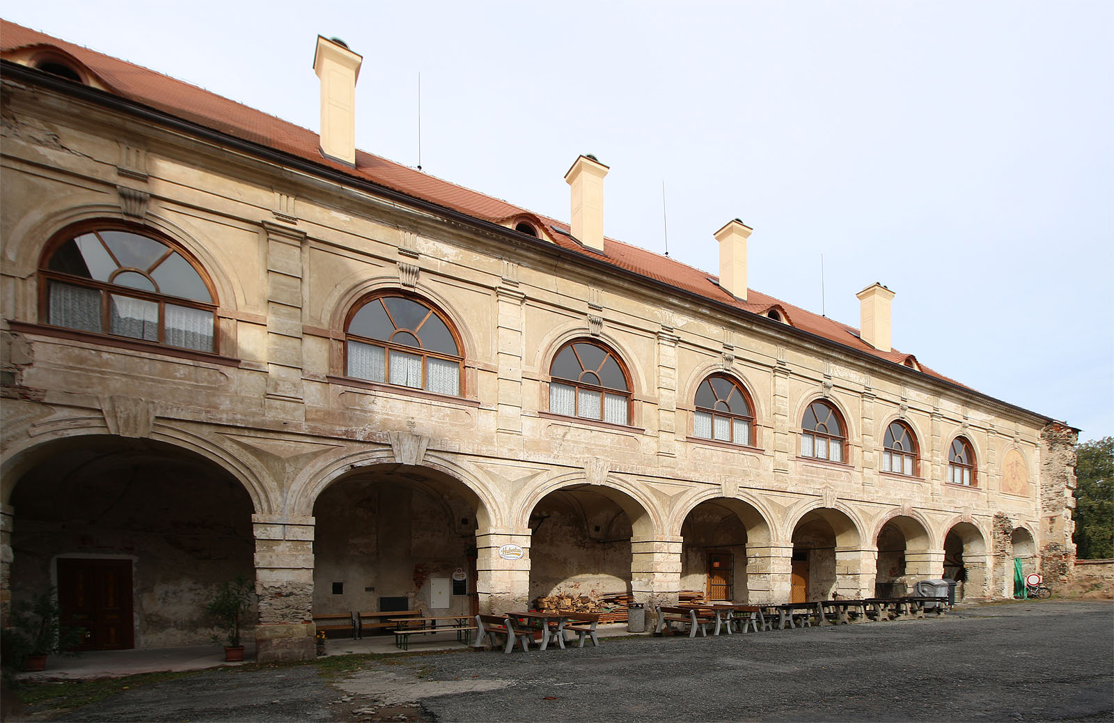 Zdejší restauraci jsme žel zastihli již uzavřenou.