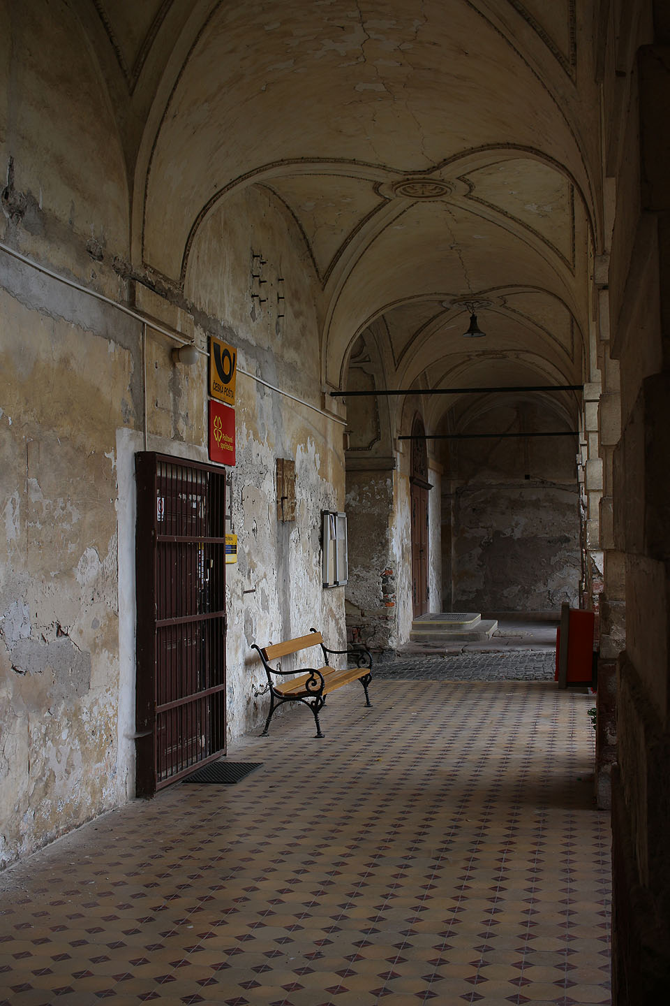 Sídlí tu také Česká pošta.