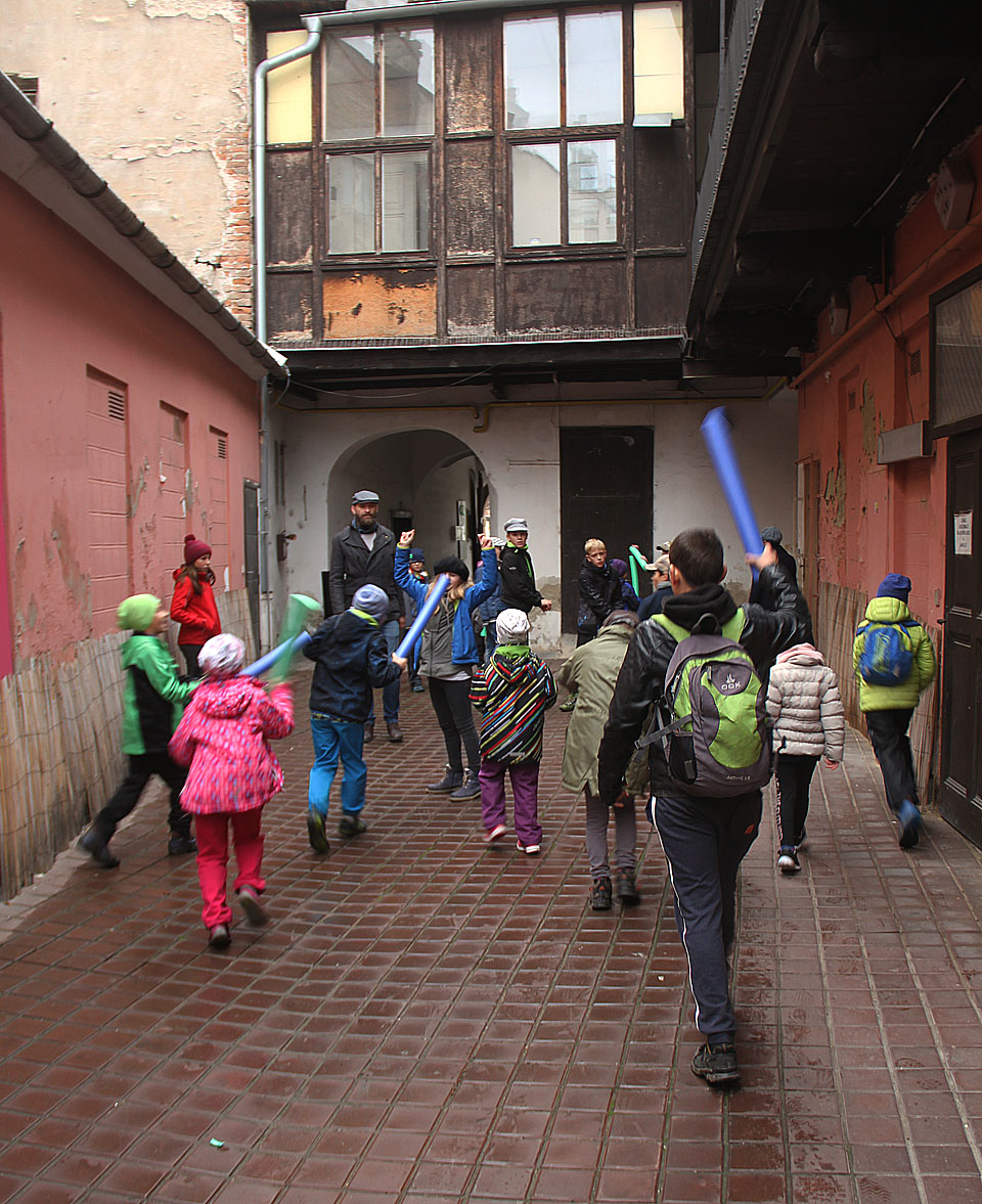 Hurá do ulic, bitva se začíná za okamžik!