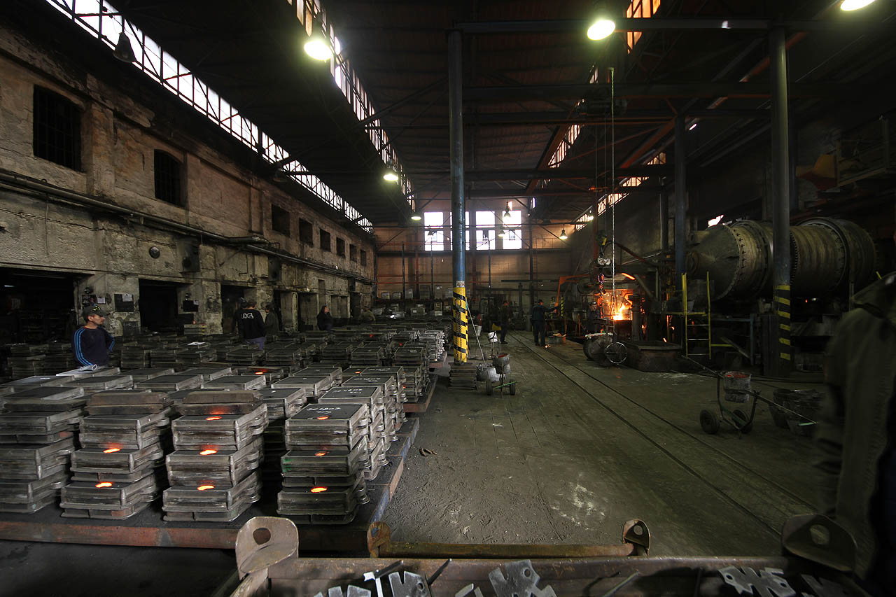 Vozíčky ovšem mohou sloužit také k přepravě již naplněných forem, které jsou příliš těžké pro ruční manipulaci.