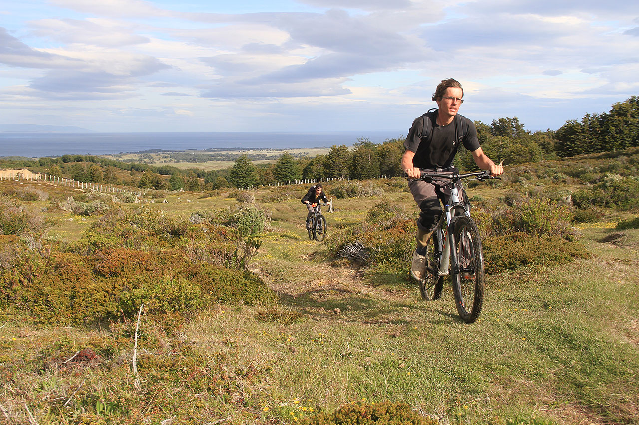 Krajina tu připomínala třeba Krušné hory. Nebýt toho polárního moře na obzoru.