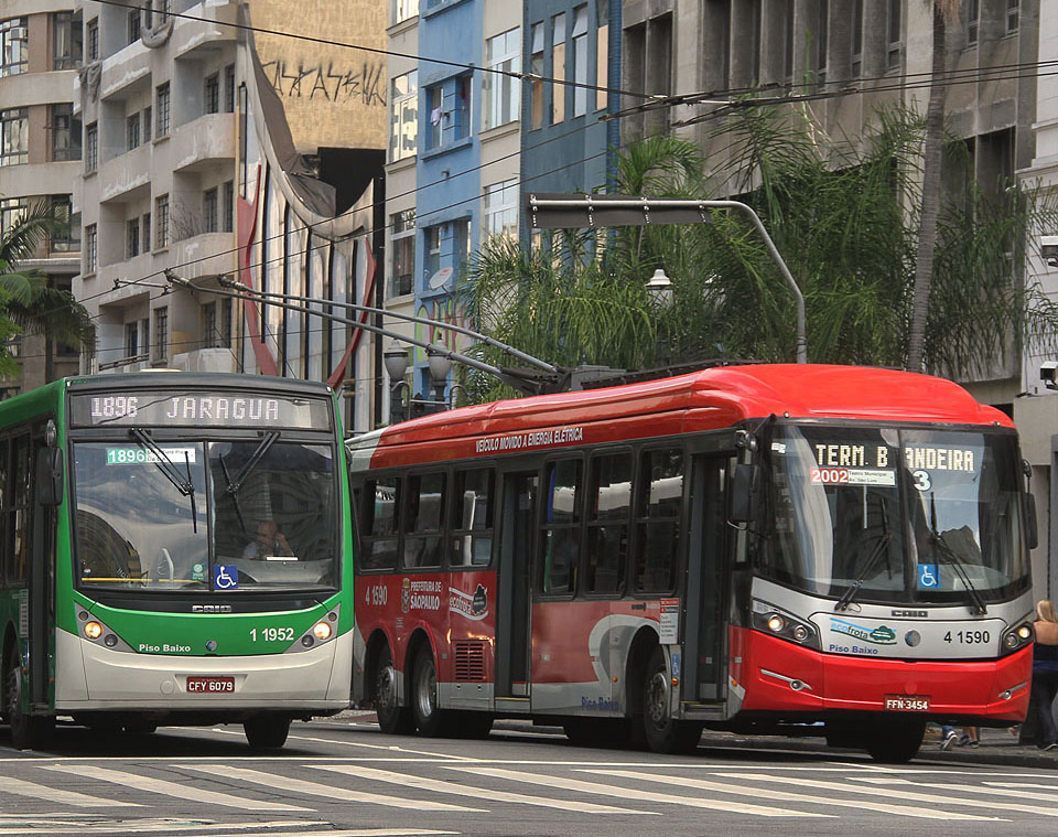 A jeden trolejbus na závěr.