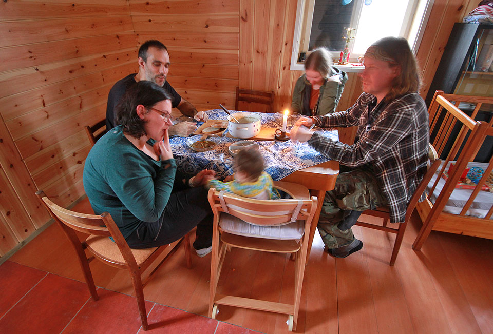 Posezení s Gayerovými, Vláčkem a Kačkou mělo krásnou rodinnou atmosféru stěží srovnatelnou se zádumčivou náladou na Muně.
