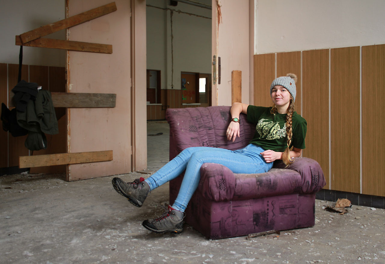 Štědré dopoledne jsme strávili zajímavou činností - modelkovým průzkumem budovy č. 91. To znamená, že neznámou budovu poprvé prolézáme a současně v ní pořizujeme s modelkou Kačkou krásné fotky.