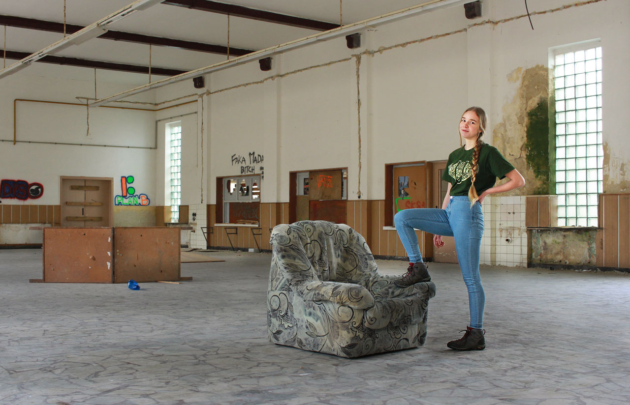 Budova č. 91 sloužila vojákům z posádky na Muně jako kulturní středisko. Necyhbí zde proto ani taneční sál, který ovšem mohl posloužit stejně dobře jako tělocvična, posluchárna nebo třeba sídlo štábu.